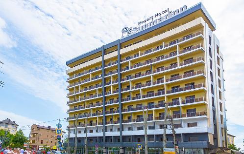 «САНМАРИНН» (Sunmarinn Resort Hotel)